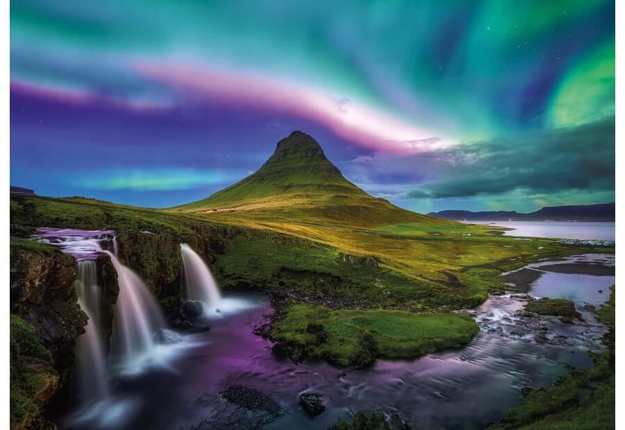 Aurora over Kirkjufell