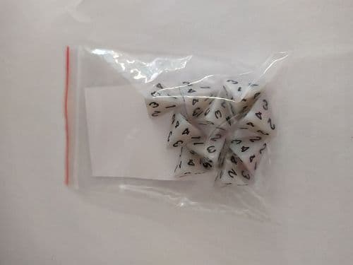 Dice - Terningesæt - 10 terninger - Kaissa Dice: Pearl - Ivory/Black D4 (4 sidet)