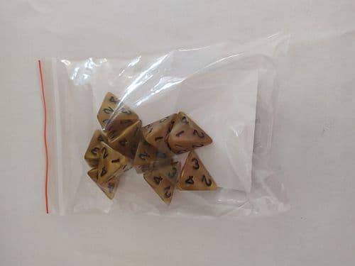 Dice - Terningesæt - 10 terninger - Kaissa Dice: Pearl - Yellow/Black D4 (4 sidet)